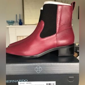 VGUC Bernardo 1846 Hayes Ankle Boot, Garnet, 9.5 9 1/2